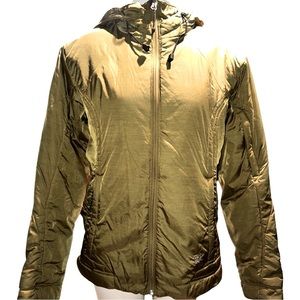 MOUNTAIN HARDWEAR INSULATED JACKET in EXCELLENT CONDITION